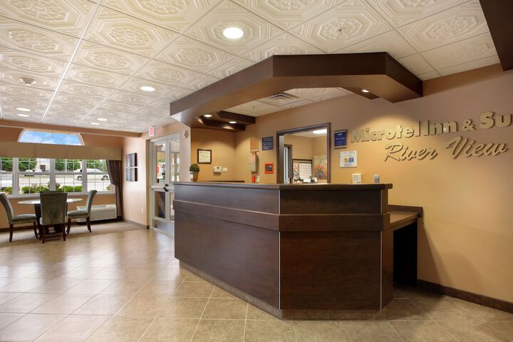 Microtel Inn & Suites by Wyndham Quincy Downtown / River Area