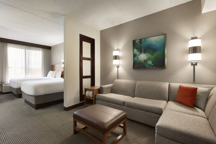 Room 10 of 26