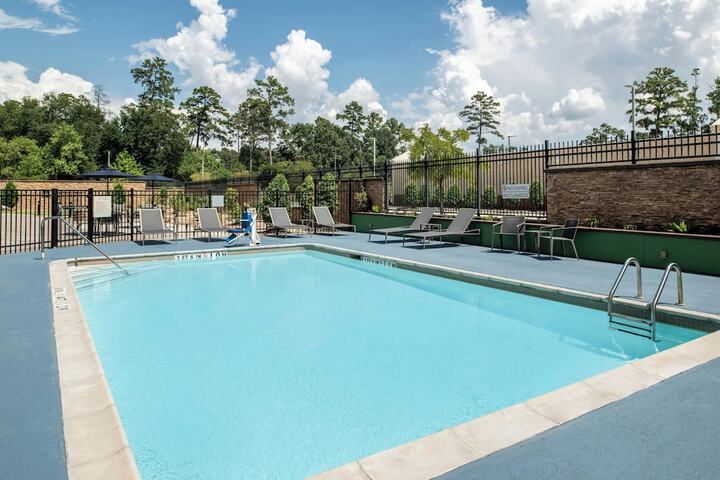 Courtyard by Marriott Houston City Place