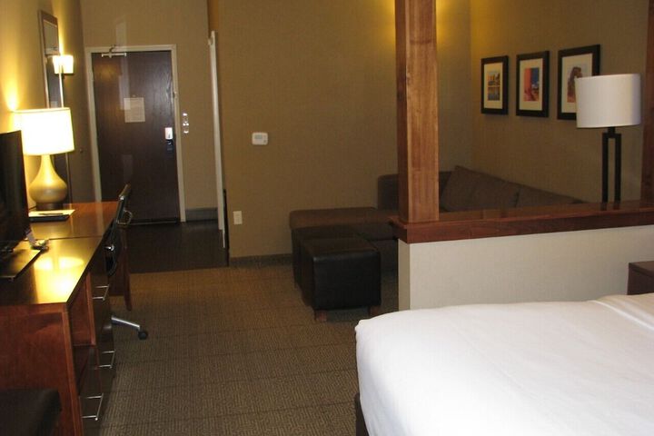 Room 10 of 41