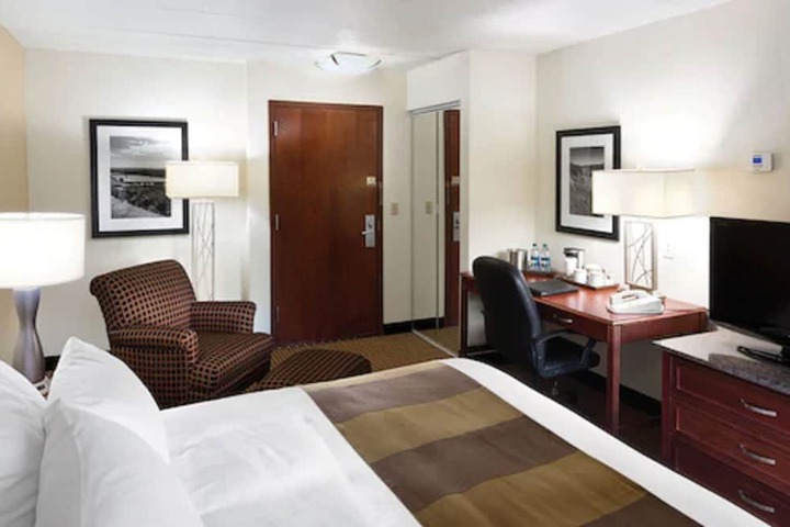Room 13 of 37