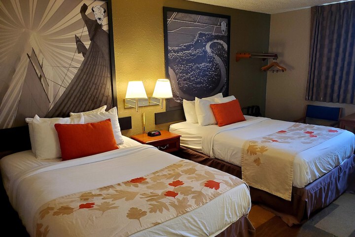 Room 9 of 27