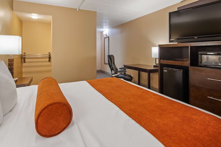 Best Western Crossroads of The Bluffs