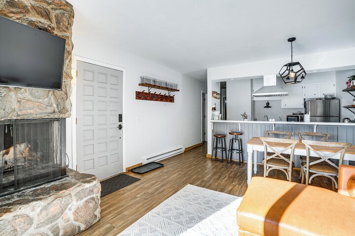 Condo w / Balcony & Views - Steps to Ski Shuttle!