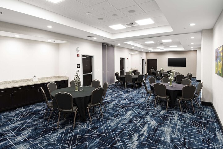 Hampton Inn & Suites Raleigh Downtown