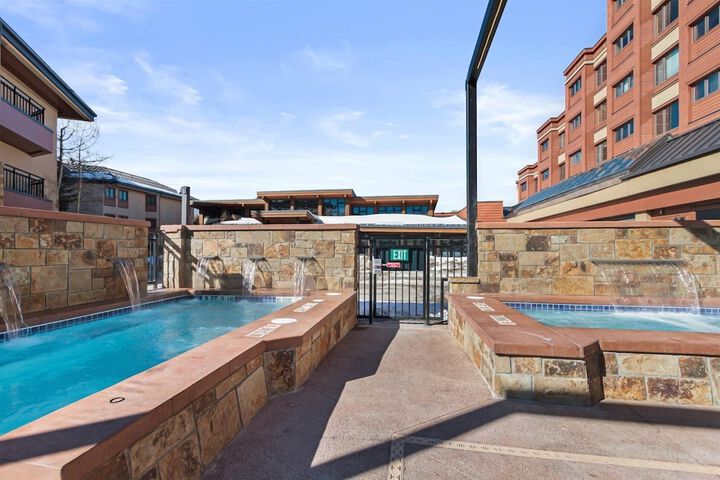 Hotel 7 of 37