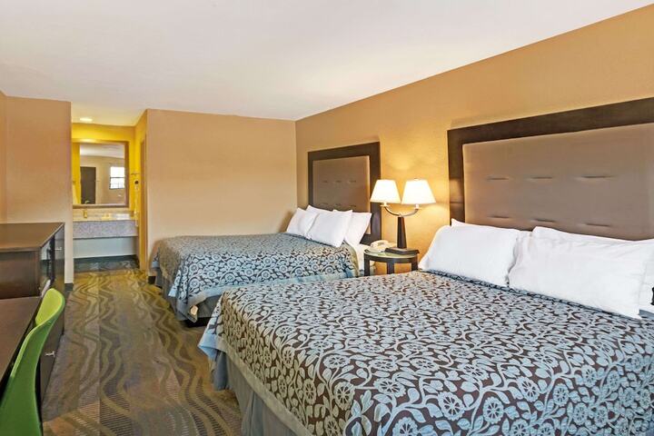 Room 8 of 14