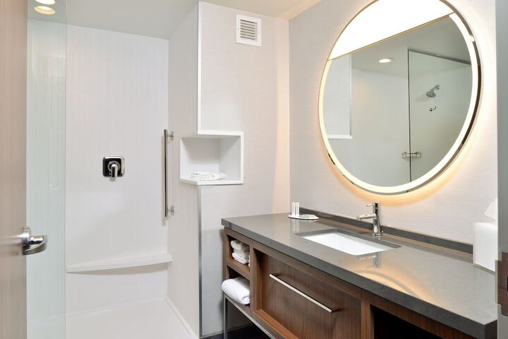 Courtyard by Marriott Raleigh Cary Crossroads