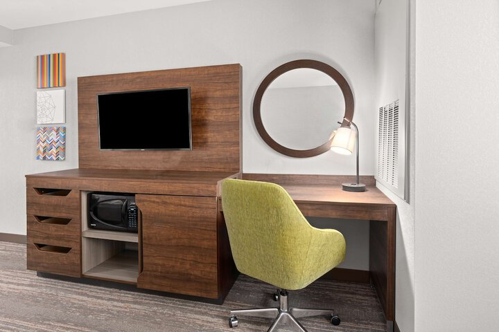 Room 18 of 32