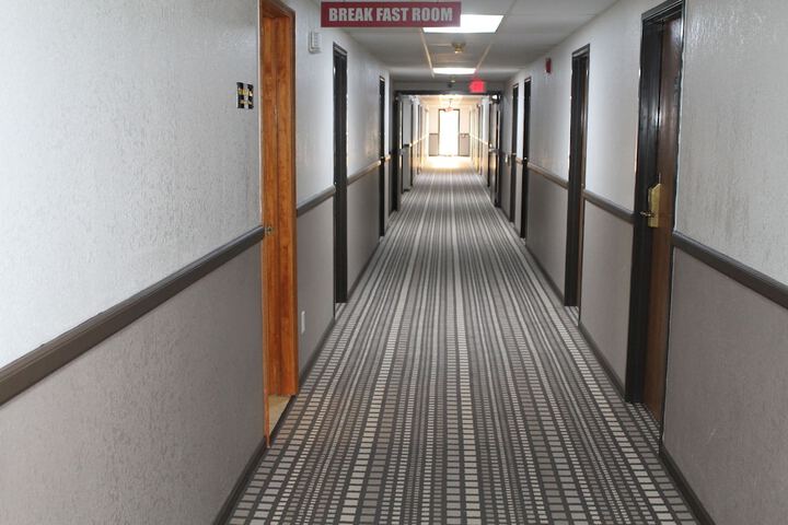 Ballroom/Hall 32 of 39
