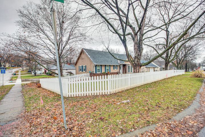Shawnee Vacation Rental 11 Mi to Kansas City!