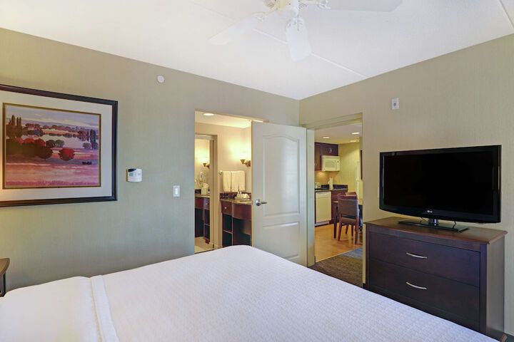 Room 35 of 47