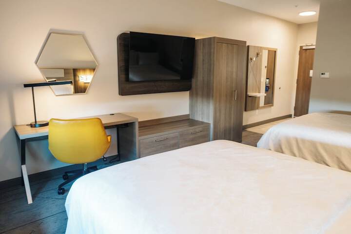 Room 33 of 70
