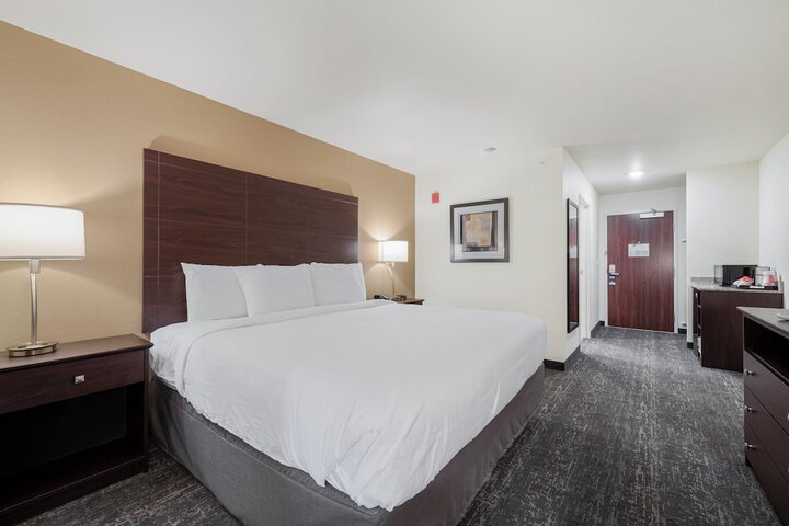 Cobblestone Hotel & Suites - Urbana