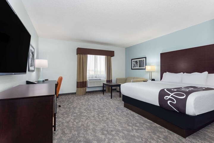 Room 21 of 34