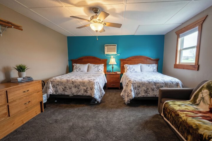 KJs Inn and Suites by OYO Gettysburg U.S. Hwy 212