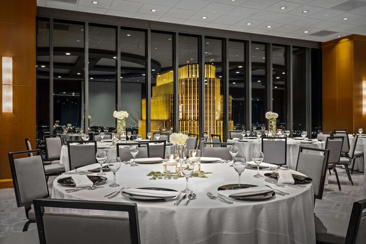 The Marquette Hotel Curio Collection by Hilton