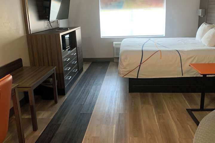 Room 18 of 49