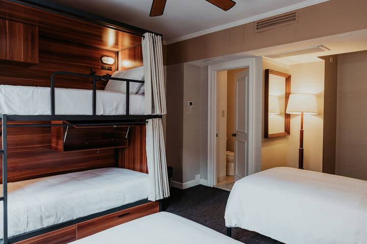 Room 12 of 43