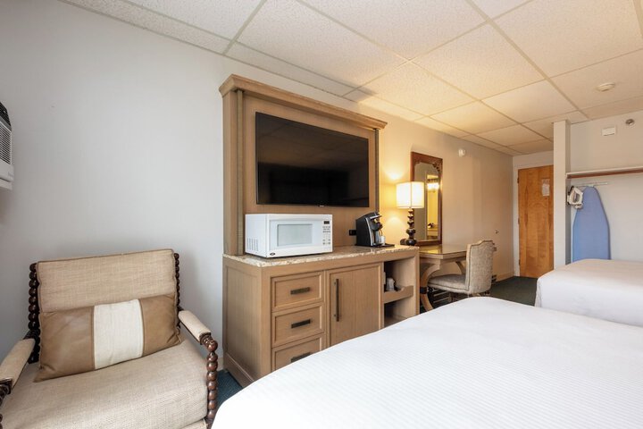 Boothbay Harbor Inn