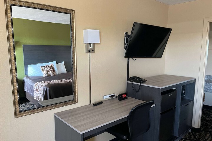 Room 7 of 17