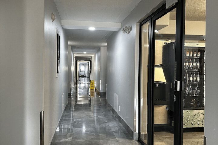 Ballroom/Hall 38 of 39