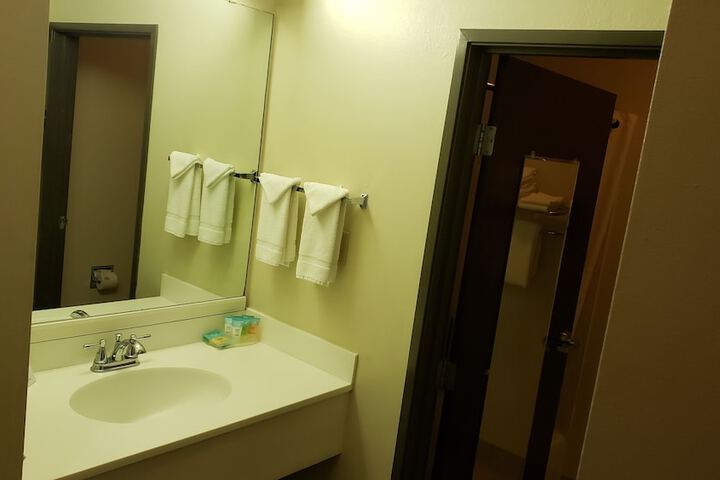Room 13 of 25