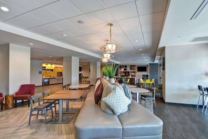 Hotel Interior 10 of 37
