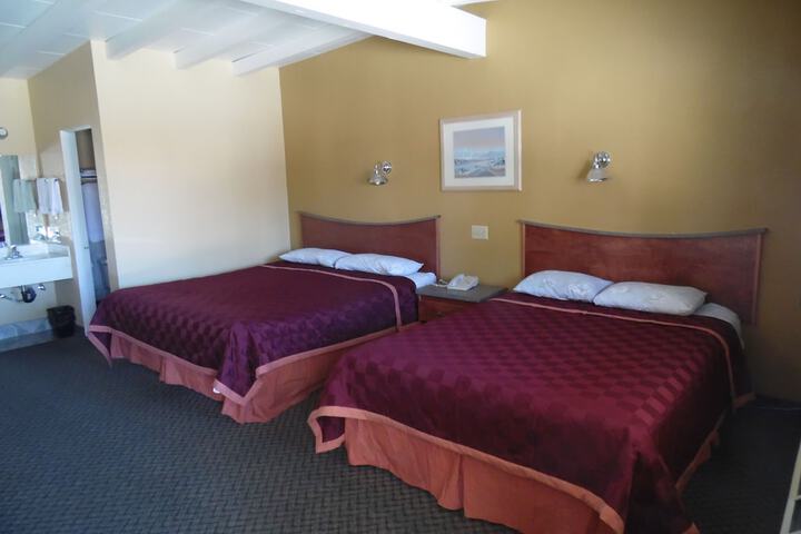 Room 17 of 33