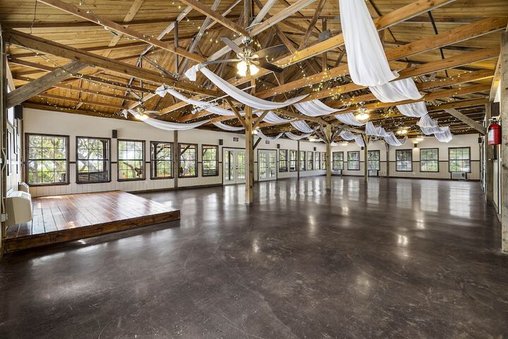 Ballroom/Hall 54 of 65