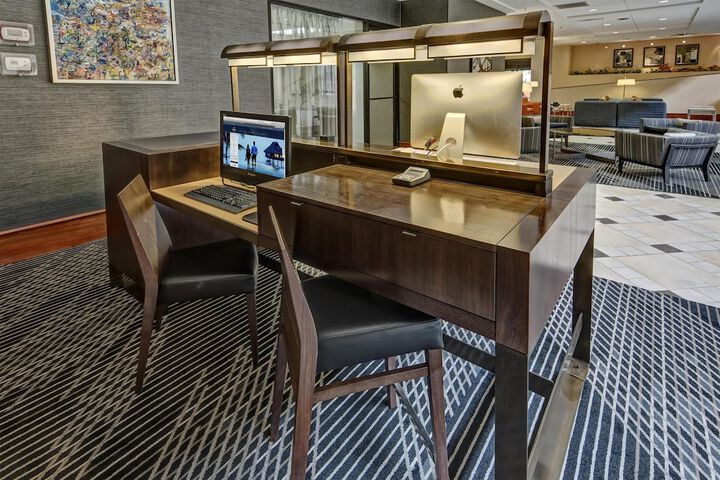 Hilton Knoxville Airport