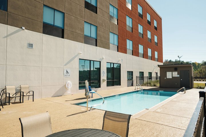 Pool 11 of 70