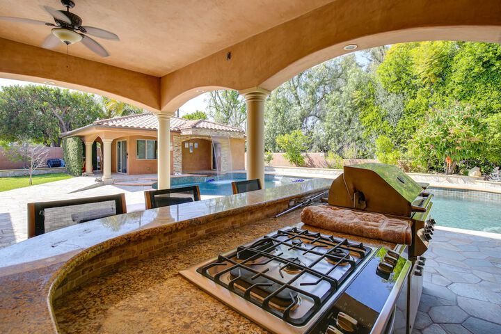 Spacious Fullerton Villa w / Private Pool & Hot Tub