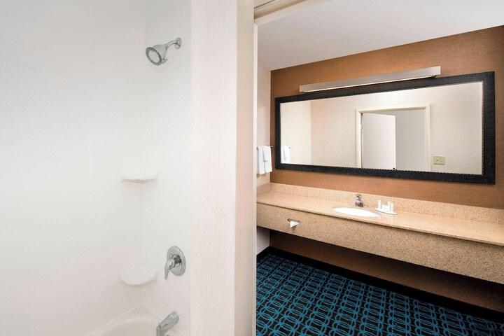 Room 17 of 27
