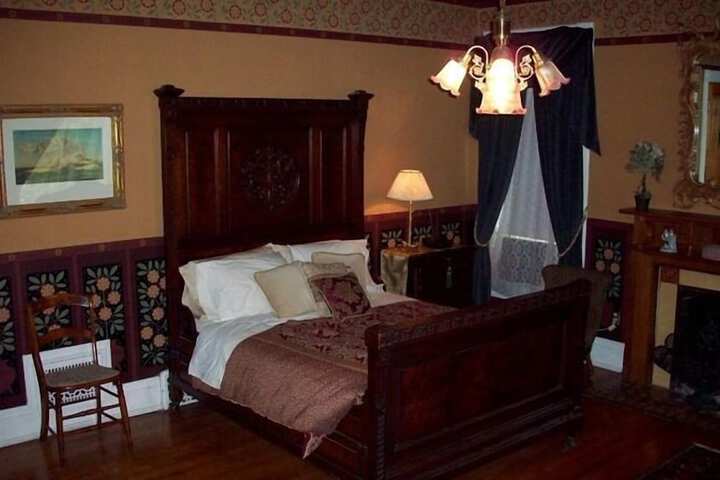 Room 33 of 87