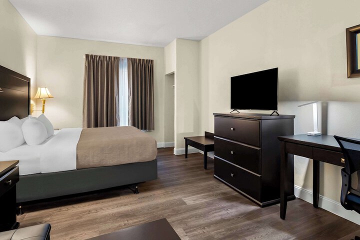 Room 32 of 45