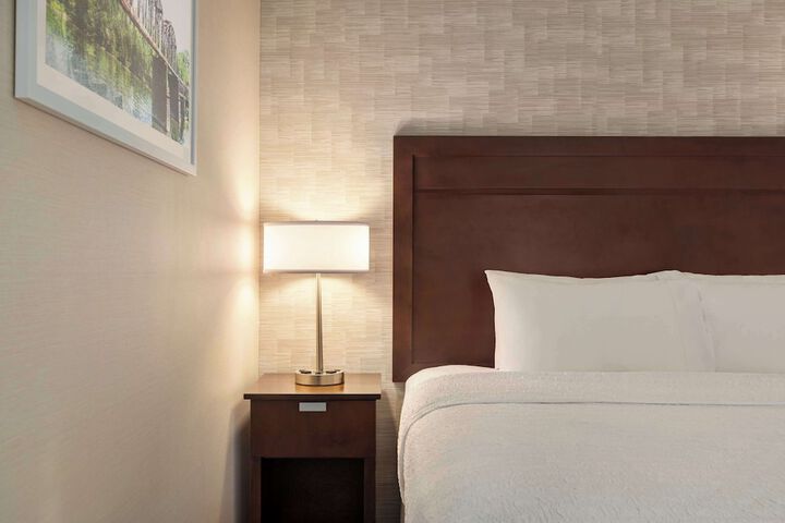 Hampton Inn & Suites Pittsburgh / Waterfront-West Homestead
