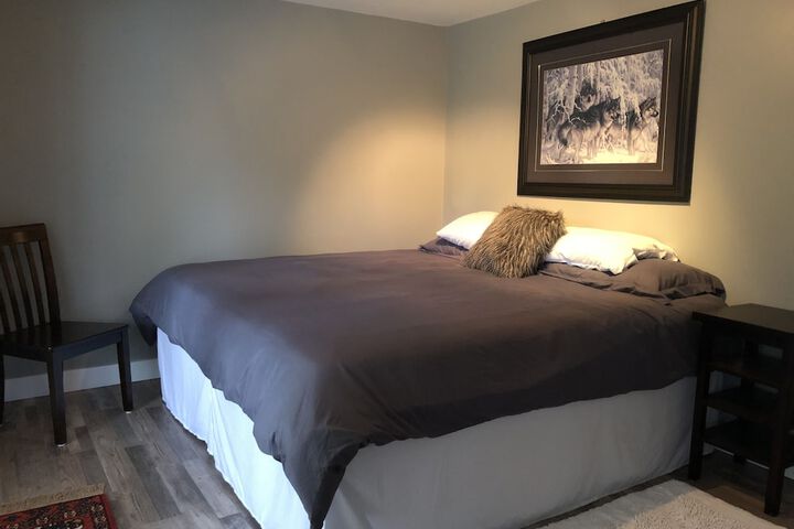 Room 5 of 16