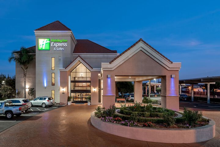 Hotel 2 of 50