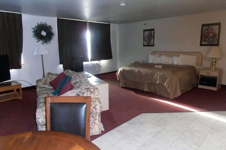 Room 12 of 25