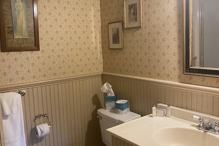 Room 100 of 138