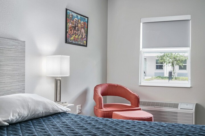 Room 13 of 24