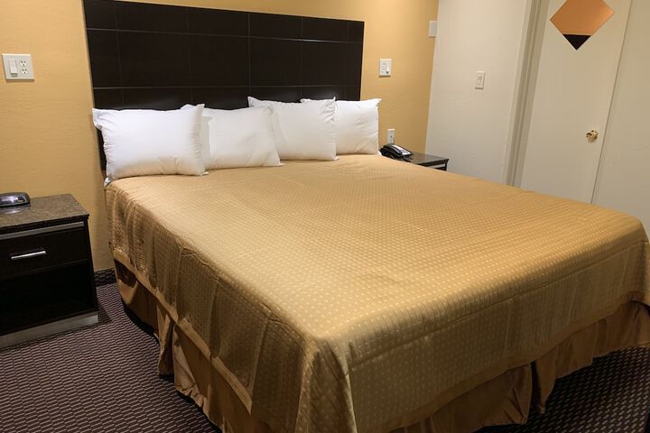 Room 21 of 35