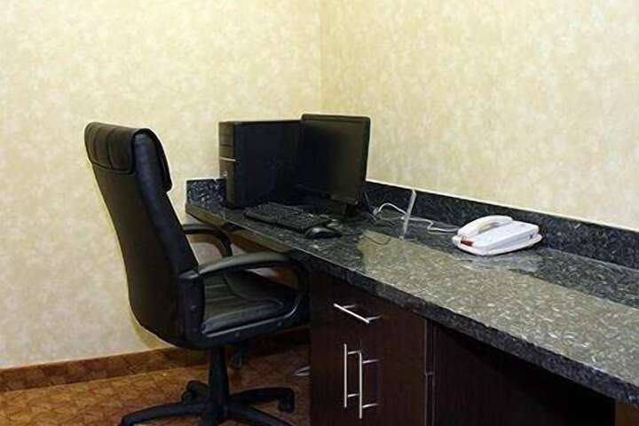 Business Center 67 of 68