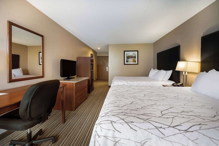 Room 27 of 40