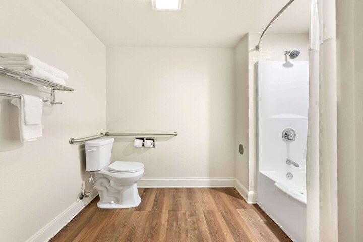 Room 44 of 67