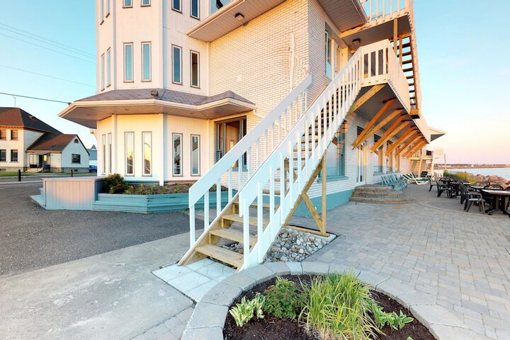 Hotel 5 of 69