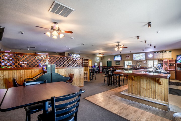Sportsmans Lodge