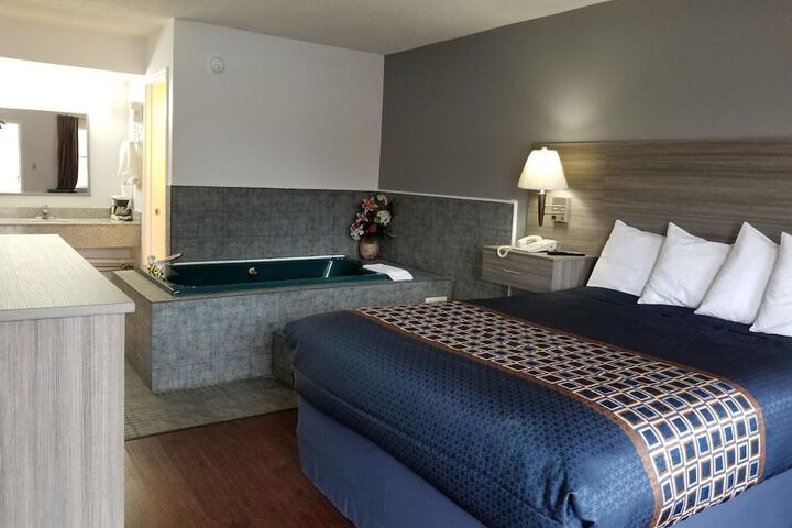 Room 10 of 21