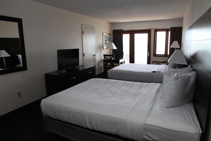 Room 32 of 54